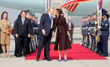Melania-Trump-and-President-Donald-Trump-share-a-kiss-in-Korea-.jpg