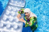 68275334-muslim-arabic-woman-with-burkini-in-pool.jpg